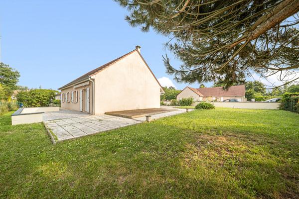 A vendre: belle maison spacieuse de plain pied à vendre sur la commune prisée de Virey Le Grand