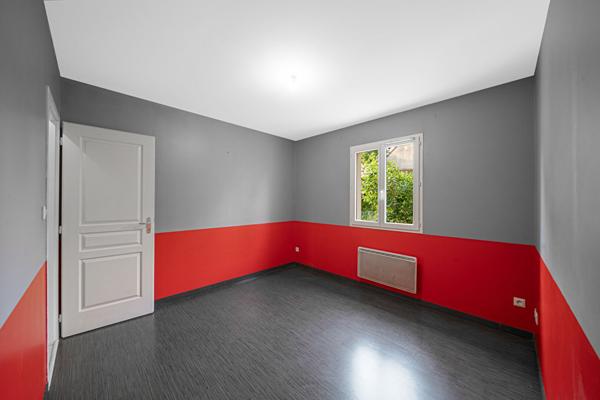 A vendre: belle maison spacieuse de plain pied à vendre sur la commune prisée de Virey Le Grand