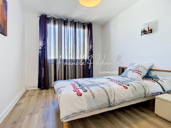 Coquet T3 74 m² Vue dégagée, avec Cave et parking VILLEURBANNE au portes de MONTCHAT