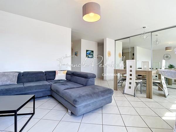 Coquet T3 74 m² Vue dégagée, avec Cave et parking VILLEURBANNE au portes de MONTCHAT
