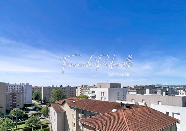 Coquet T3 74 m² Vue dégagée, avec Cave et parking VILLEURBANNE au portes de MONTCHAT