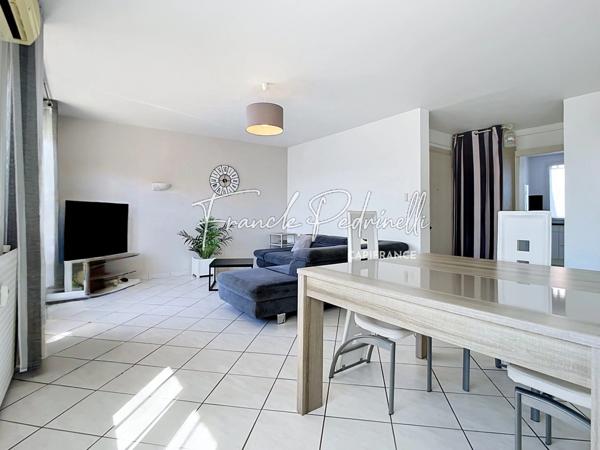 Coquet T3 74 m² Vue dégagée, avec Cave et parking VILLEURBANNE au portes de MONTCHAT