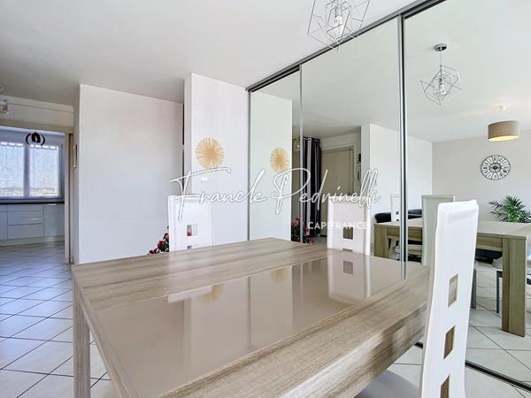 Coquet T3 74 m² Vue dégagée, avec Cave et parking VILLEURBANNE au portes de MONTCHAT