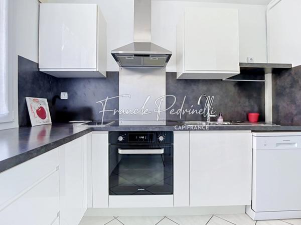 Coquet T3 74 m² Vue dégagée, avec Cave et parking VILLEURBANNE au portes de MONTCHAT