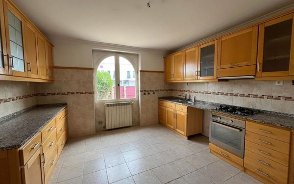Maison à vendre    4 pièces •  Dax