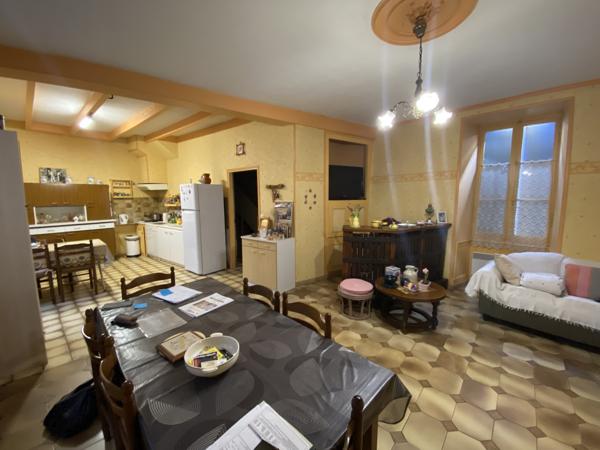 Maison à vendre à Baignes-Sainte-Radegonde (16360) - Charente
