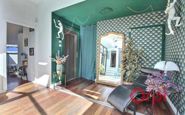 Appartement à vendre    5 pièces • 108,14 m2 Marseille 4