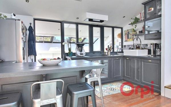 Appartement à vendre    5 pièces • 108,14 m2 Marseille 4
