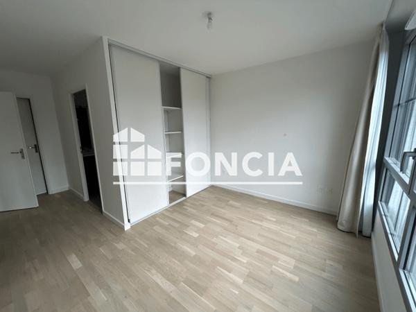 Location Appartement 4 pièces 83.8 m² - 2 SENTE MARCELLE LARIGAUDIERE Bordeaux 33100