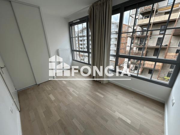 Location Appartement 4 pièces 83.8 m² - 2 SENTE MARCELLE LARIGAUDIERE Bordeaux 33100