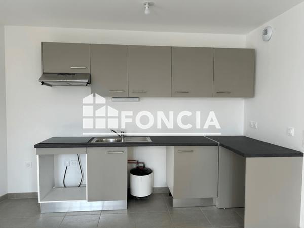 Location Appartement 4 pièces 83.8 m² - 2 SENTE MARCELLE LARIGAUDIERE Bordeaux 33100