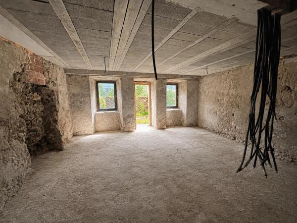Immobilier Salettes (43150) – Maison de village 73m2 – 52 530 €