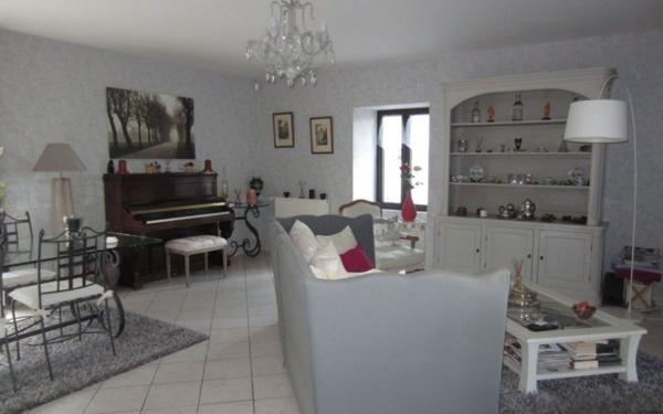 Maison à louer    5 pièces •  Razac-sur-l'Isle