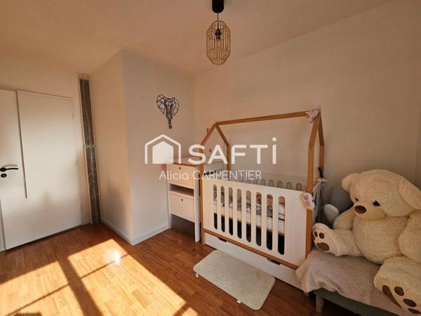 Appartement entièrement rénové avec ascenseur, au pied des commerces, des écoles et de la ligne G