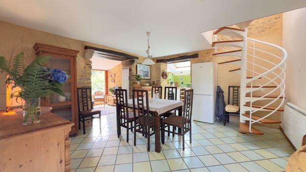 Propriété avec longère et maison indépendante