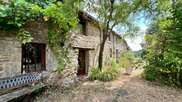 Propriété avec longère et maison indépendante