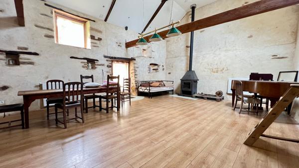 Propriété avec longère et maison indépendante