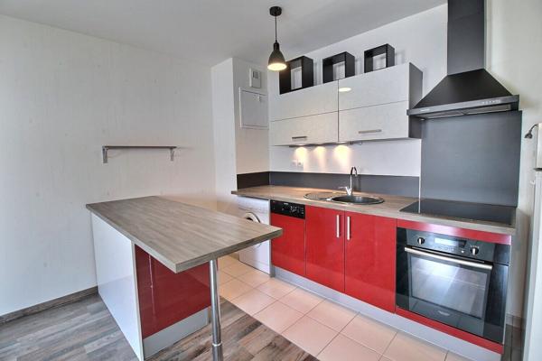 Appartement F2 avec balcon et place de parking a Epernon secteur gare