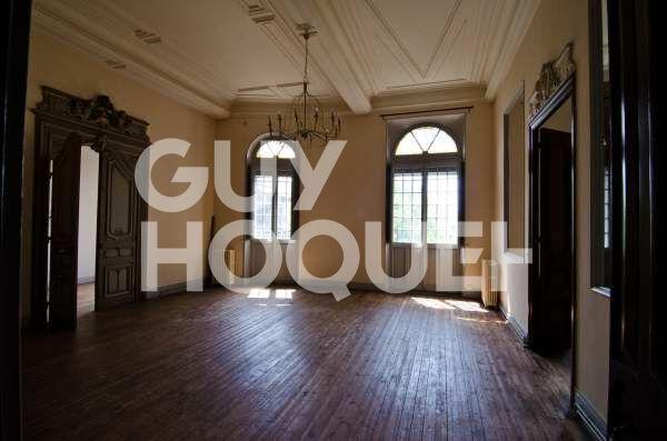 Demeure de Caractère 800 m² habitables environ sur terrain 1.355 m² Centre Ville