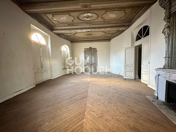 Demeure de Caractère 800 m² habitables environ sur terrain 1.355 m² Centre Ville