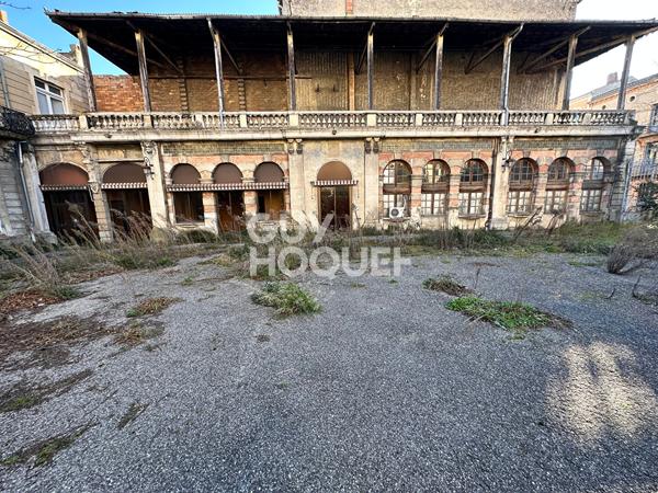 Demeure de Caractère 800 m² habitables environ sur terrain 1.355 m² Centre Ville