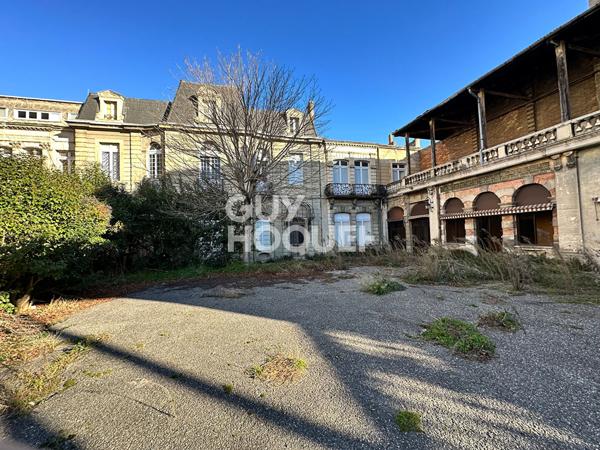 Demeure de Caractère 800 m² habitables environ sur terrain 1.355 m² Centre Ville