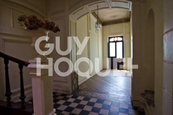 Demeure de Caractère 800 m² habitables environ sur terrain 1.355 m² Centre Ville