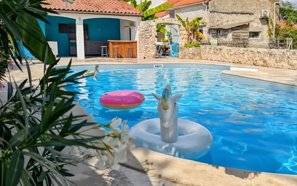 Maison à vendre    5 pièces • 222 m2 Colayrac-Saint-Cirq