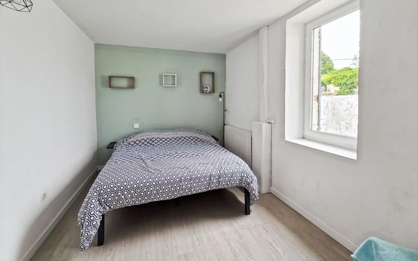 Maison à vendre    5 pièces • 222 m2 Colayrac-Saint-Cirq