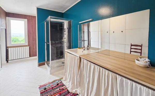 Maison à vendre    5 pièces • 222 m2 Colayrac-Saint-Cirq