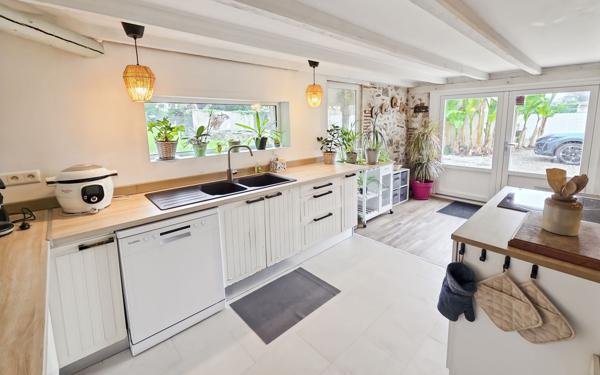 Maison à vendre    5 pièces • 222 m2 Colayrac-Saint-Cirq