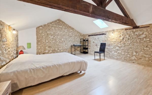 Maison à vendre    5 pièces • 222 m2 Colayrac-Saint-Cirq