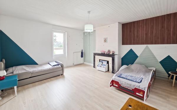 Maison à vendre    5 pièces • 222 m2 Colayrac-Saint-Cirq