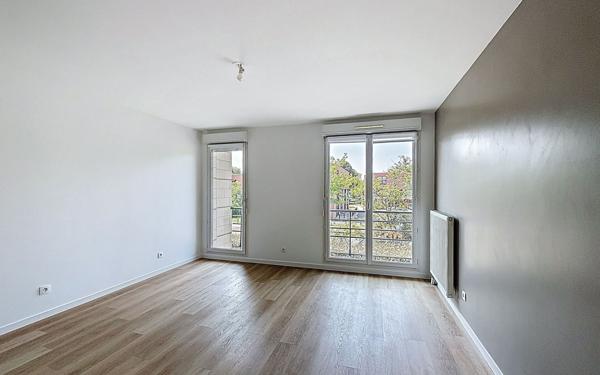 Appartement à vendre    2 pièces • 48 m2 Montigny-le-Bretonneux