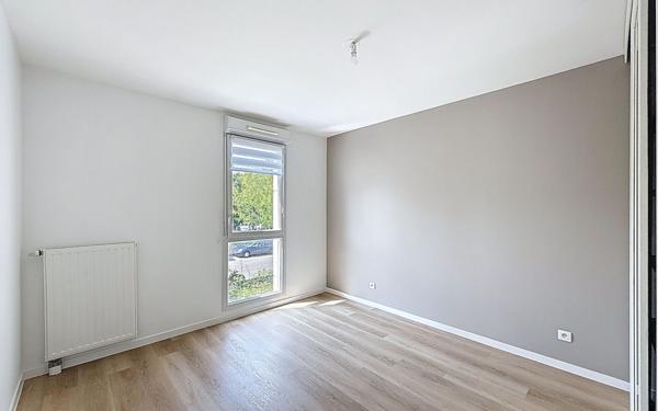 Appartement à vendre    2 pièces • 48 m2 Montigny-le-Bretonneux