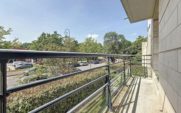 Appartement à vendre    2 pièces • 48 m2 Montigny-le-Bretonneux