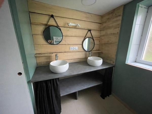 Maison familiale de caractère rénovée - 7 pièces - Terrain de 2290m² - Garage et Hangar - terrain constructible + de 500 m2