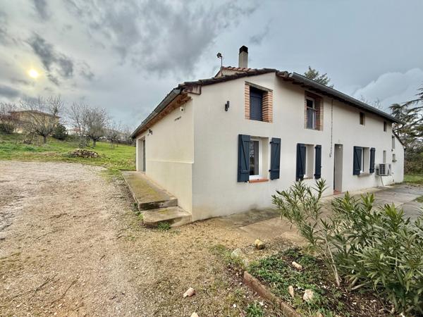 Maison familiale de caractère rénovée - 7 pièces - Terrain de 2290m² - Garage et Hangar - terrain constructible + de 500 m2