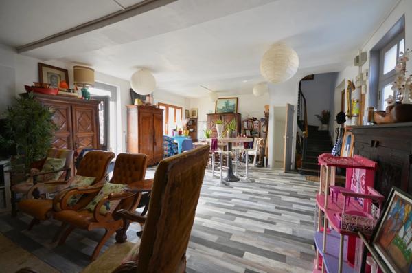 Dans le centre de Château Thierry, à vendre maison anncienne de 6 pièces