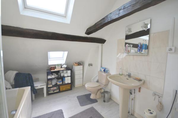 Dans le centre de Château Thierry, à vendre maison anncienne de 6 pièces