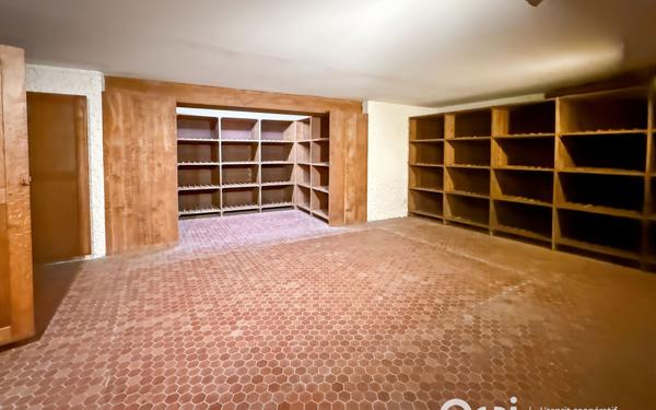 Maison à vendre    8 pièces •  Ambleville