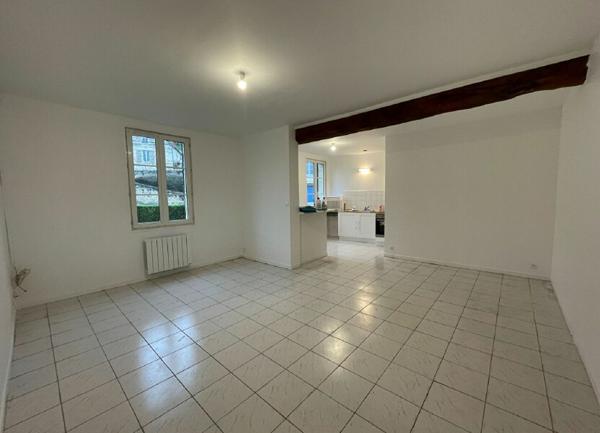 Maison à vendre    4 pièces •  Cramoisy