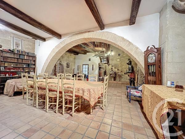 Maison à vendre  9 pièces - 281 m 2   UZES  - 30