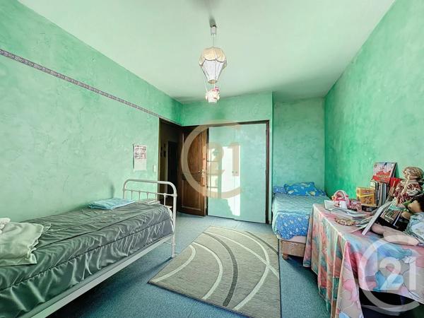 Maison à vendre  9 pièces - 281 m 2   UZES  - 30