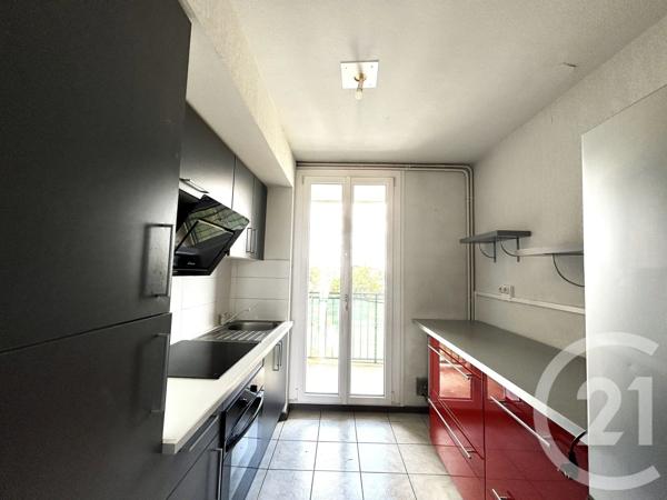 Appartement T3 à vendre  3 pièces - 68 m 2   ST LYS  - 31