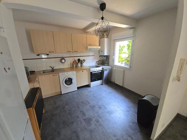 Appartement Toulouse T4 87.17 m2 avec jardin privatif et 2 places de parking au pied du tramway