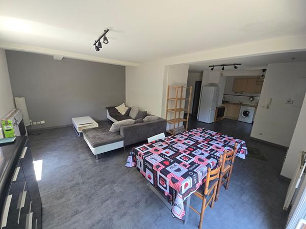 Appartement Toulouse T4 87.17 m2 avec jardin privatif et 2 places de parking au pied du tramway