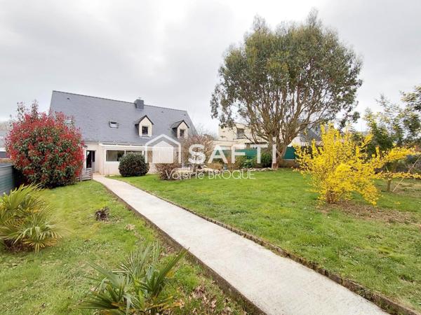 Maison non mitoyenne, vie de plain pied, grand terrain et grand garage