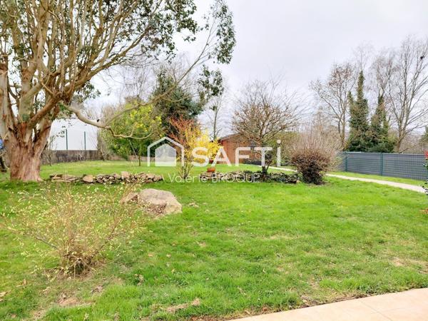 Maison non mitoyenne, vie de plain pied, grand terrain et grand garage