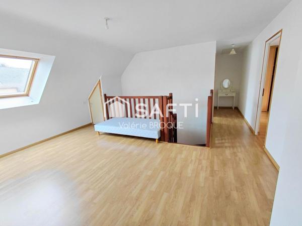 Maison non mitoyenne, vie de plain pied, grand terrain et grand garage